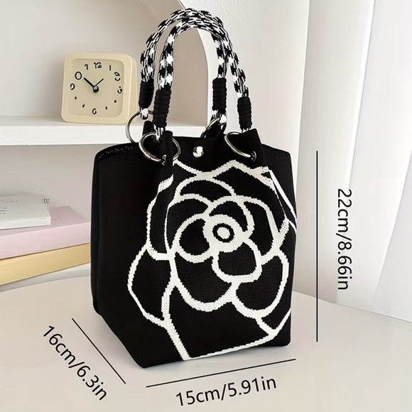 Chic White Floral bag have in white and another listing in black - Picture 3 of 10